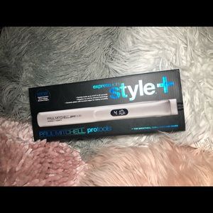 Paul Mitchell Express ion style